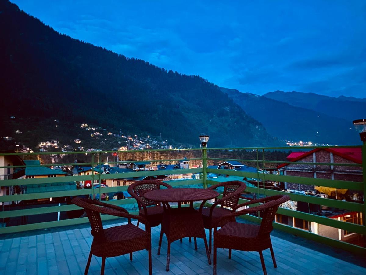 Winterline Resort Near Mall Road Manali - Centrally Heated & Air Cooled Zewnętrze zdjęcie